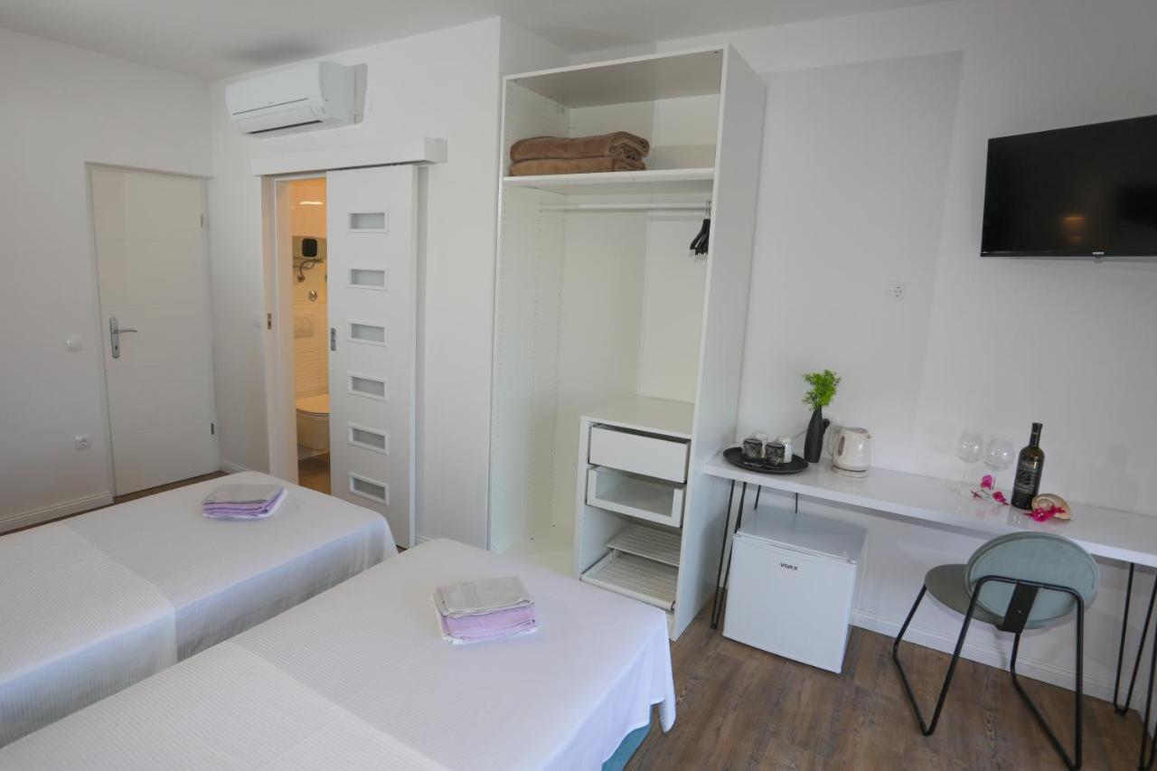 Stella Maris, Hvar - Rooms With A Balcony And A Stunning Sea View ฮวาร์ ภายนอก รูปภาพ