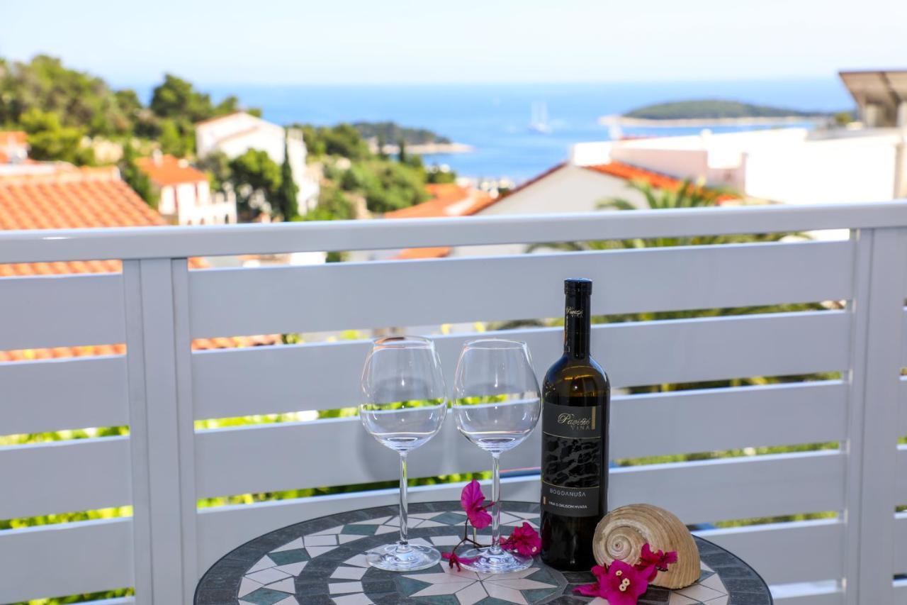 Stella Maris, Hvar - Rooms With A Balcony And A Stunning Sea View ฮวาร์ ภายนอก รูปภาพ
