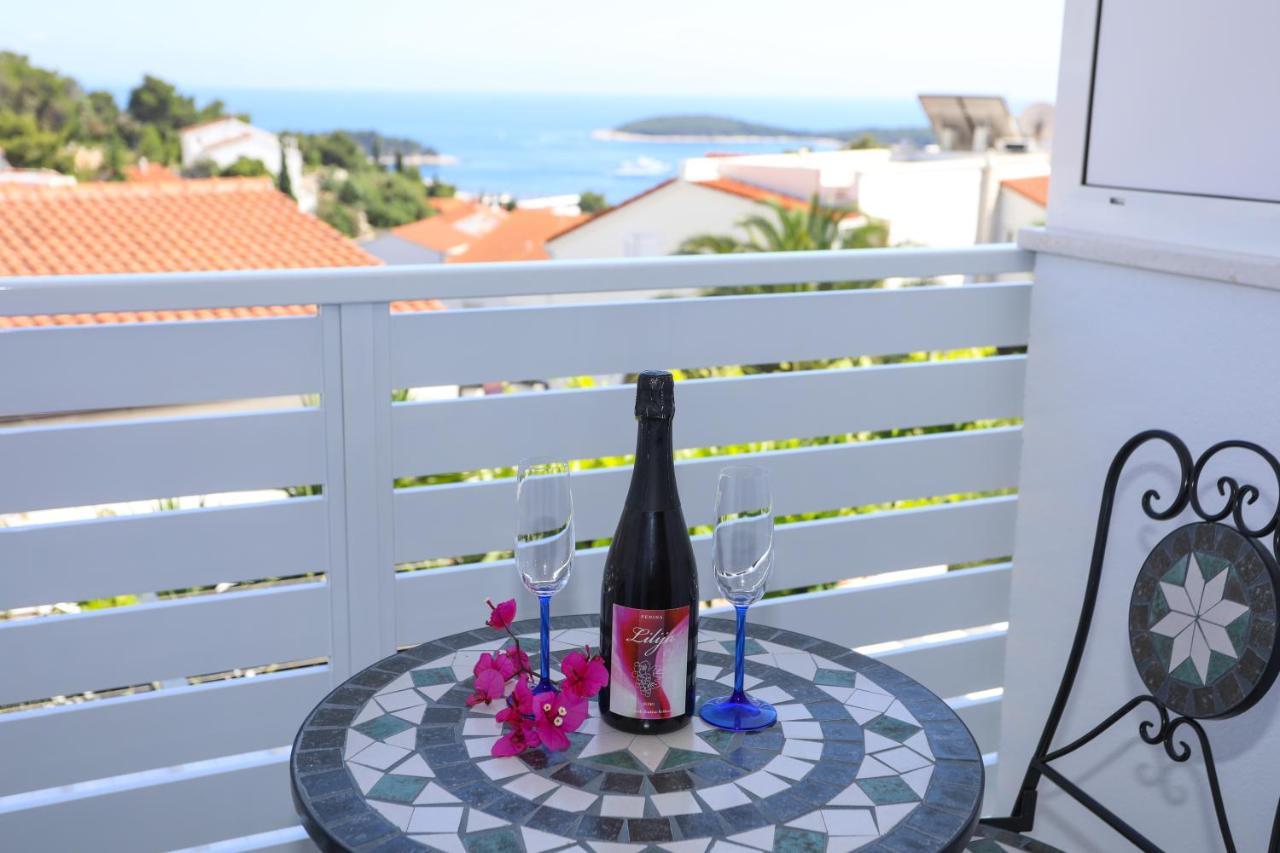Stella Maris, Hvar - Rooms With A Balcony And A Stunning Sea View ฮวาร์ ภายนอก รูปภาพ
